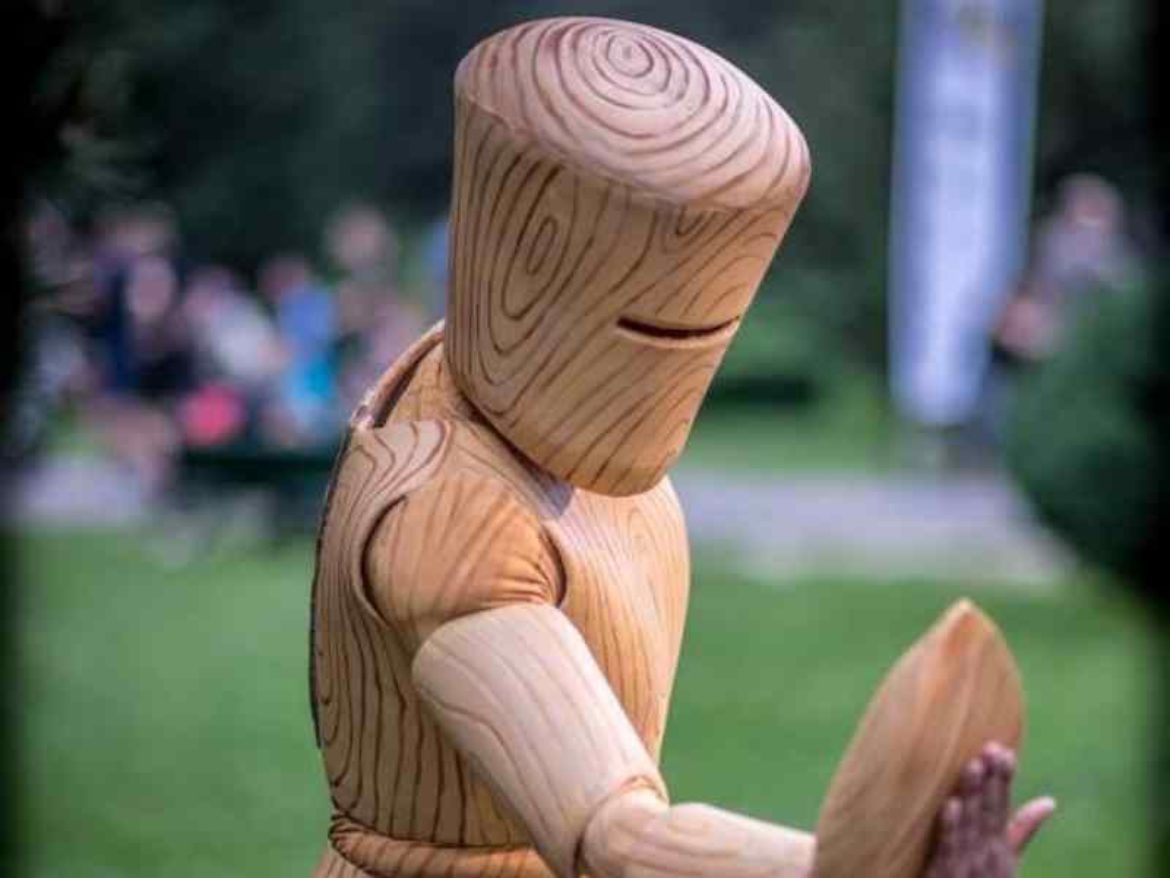 Wooden figurine, wood show, wood act, wooden characters, wooden show, theme show, show ideas