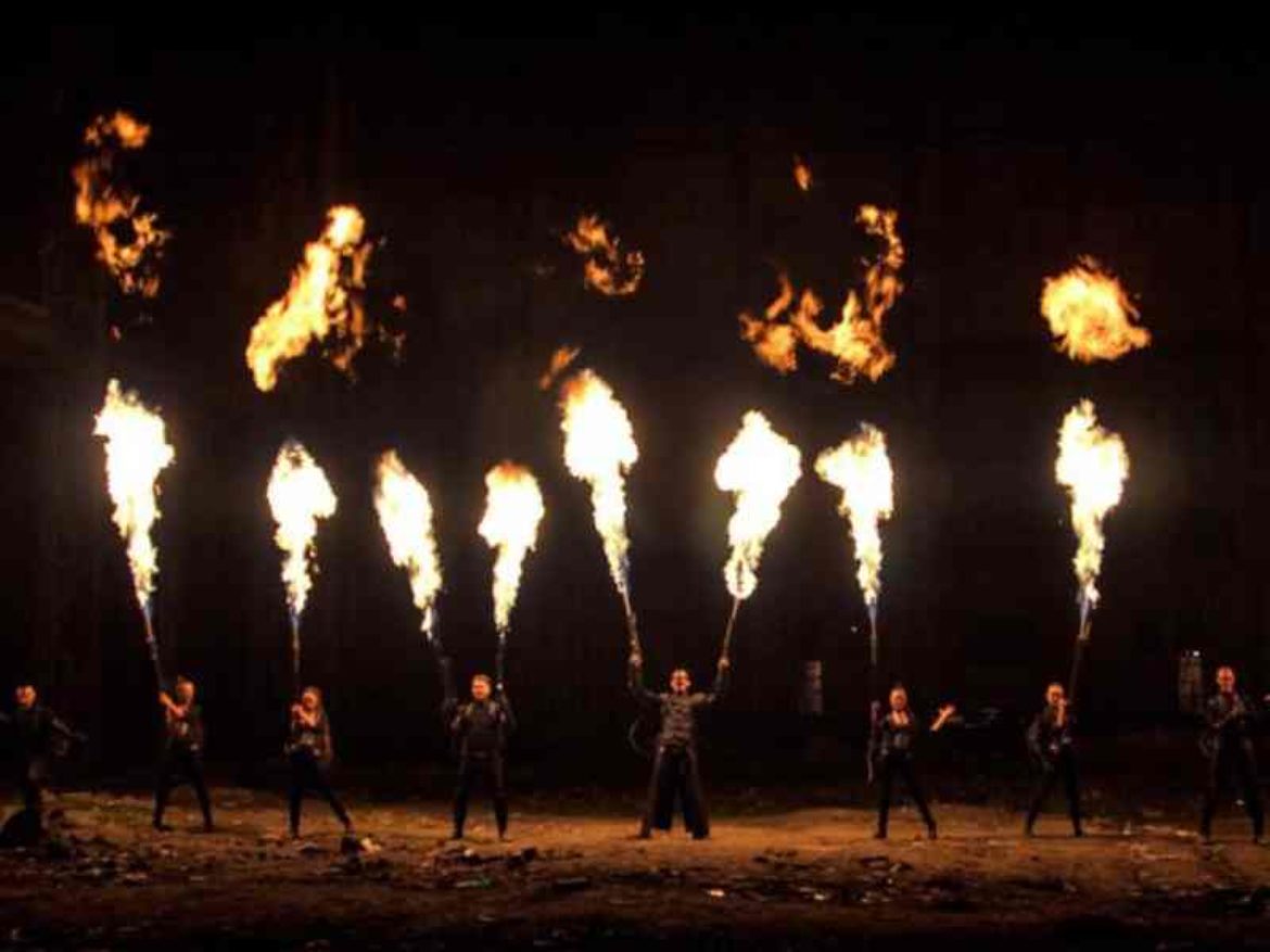 Fire show, fire throwers, fire act, fire extreme show, flame throwers, extreme show, extreme act