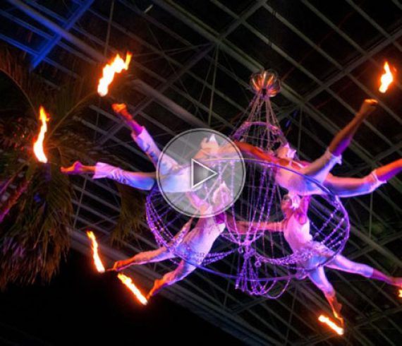 aerial chandelier, fire chandelier, aerial troup, aerial dancers, chandelier de feu, chandelier aérien, troupe aérienne