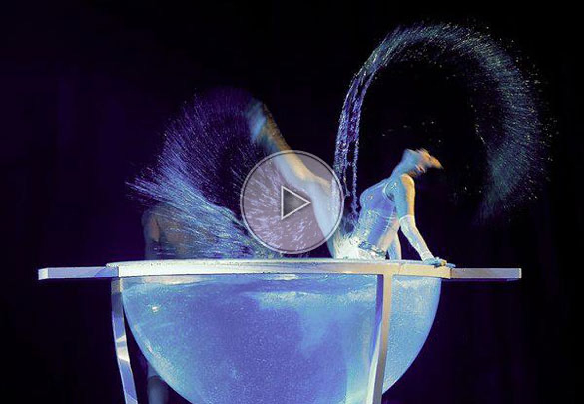 water contortion, water act, water bowl act, contortion in a bowl, water bowl, poland