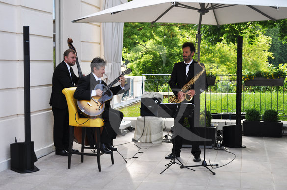 music, musician, jazz, swing, live band, music band, live music band, france, versailles, event, corporate event, show, performers