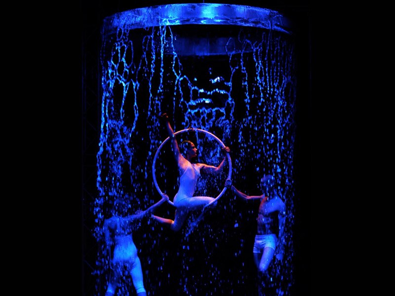 Contortion, contortionist, aerial, aerial act, aerials, water act, water entertainment, water performance, event ideas, aerial water act, contorsion water act