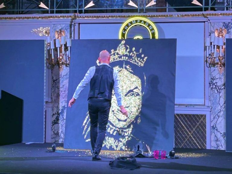 fast painter Monaco, live art performance, painter Monaco, painter French Riviera, fast painter French Riviera, glue and glitter painting, Salle Empire Hotel de Paris, private birthday entertainment, artistic entertainment Monaco, 60th birthday event ideas, luxury event artists, live painter performance