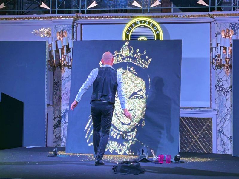 fast painter Monaco, live art performance, painter Monaco, painter French Riviera, fast painter French Riviera, glue and glitter painting, Salle Empire Hotel de Paris, private birthday entertainment, artistic entertainment Monaco, 60th birthday event ideas, luxury event artists, live painter performance
