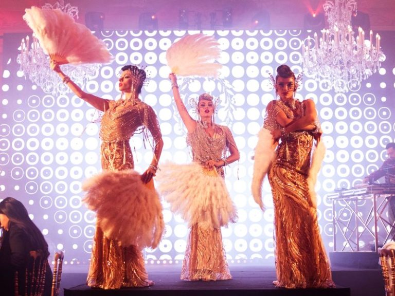 gold dancers paris, corporate event dancers paris, paris event entertainment, roaming dancers paris, luxury event performers paris, dance show corporate event, paris corporate entertainment, immersive dance performance, event dancers france, high end event paris
