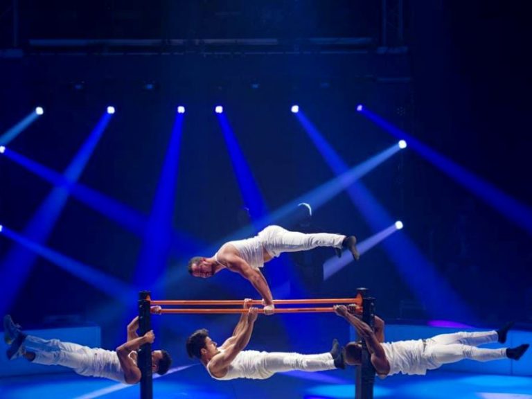 power bars artists, strength show, strength act, sports act, sports show, power artists, barre artists, show in Seychelles, artists in Seychelles, live show in Seychelles, force show, force act
