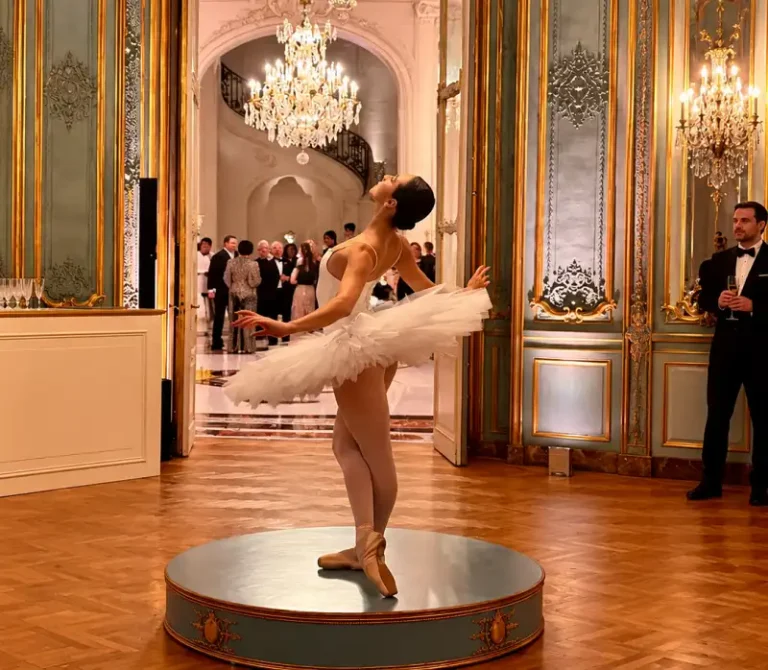 podium dancers for events, dancers for private events in Paris, classical ballet dancers for receptions, female dancers for luxury events, immersive dance performance, ambient dance entertainment, private event entertainment Paris, Hôtel Salomon de Rothschild event